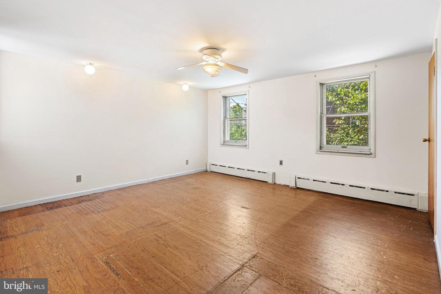 2647-49 E Somerset Street photo 13