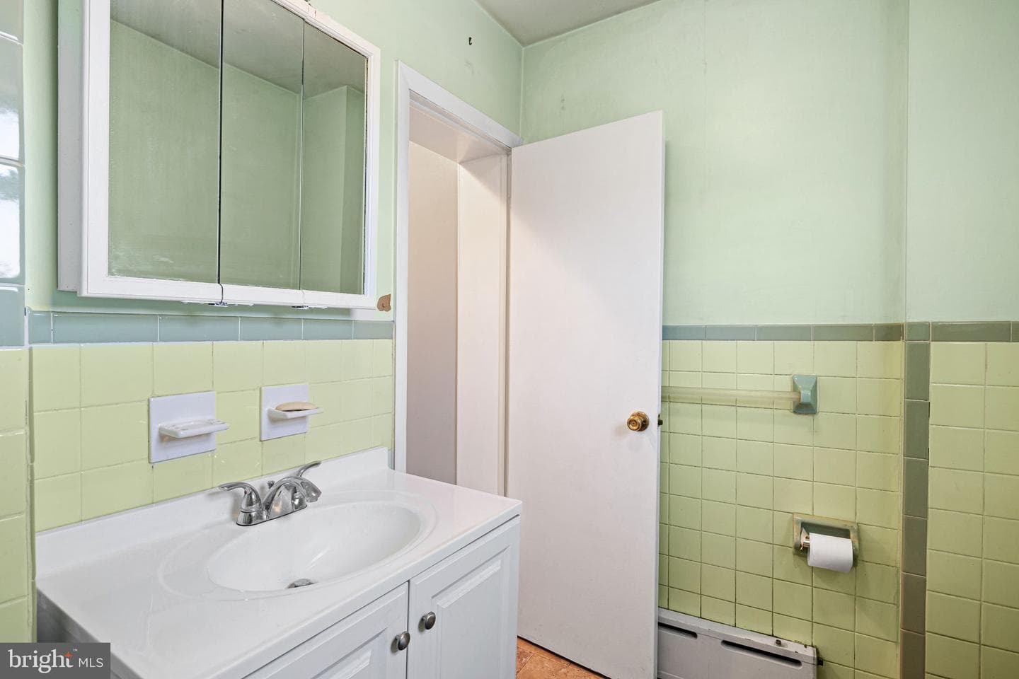 2647-49 E Somerset Street photo 15