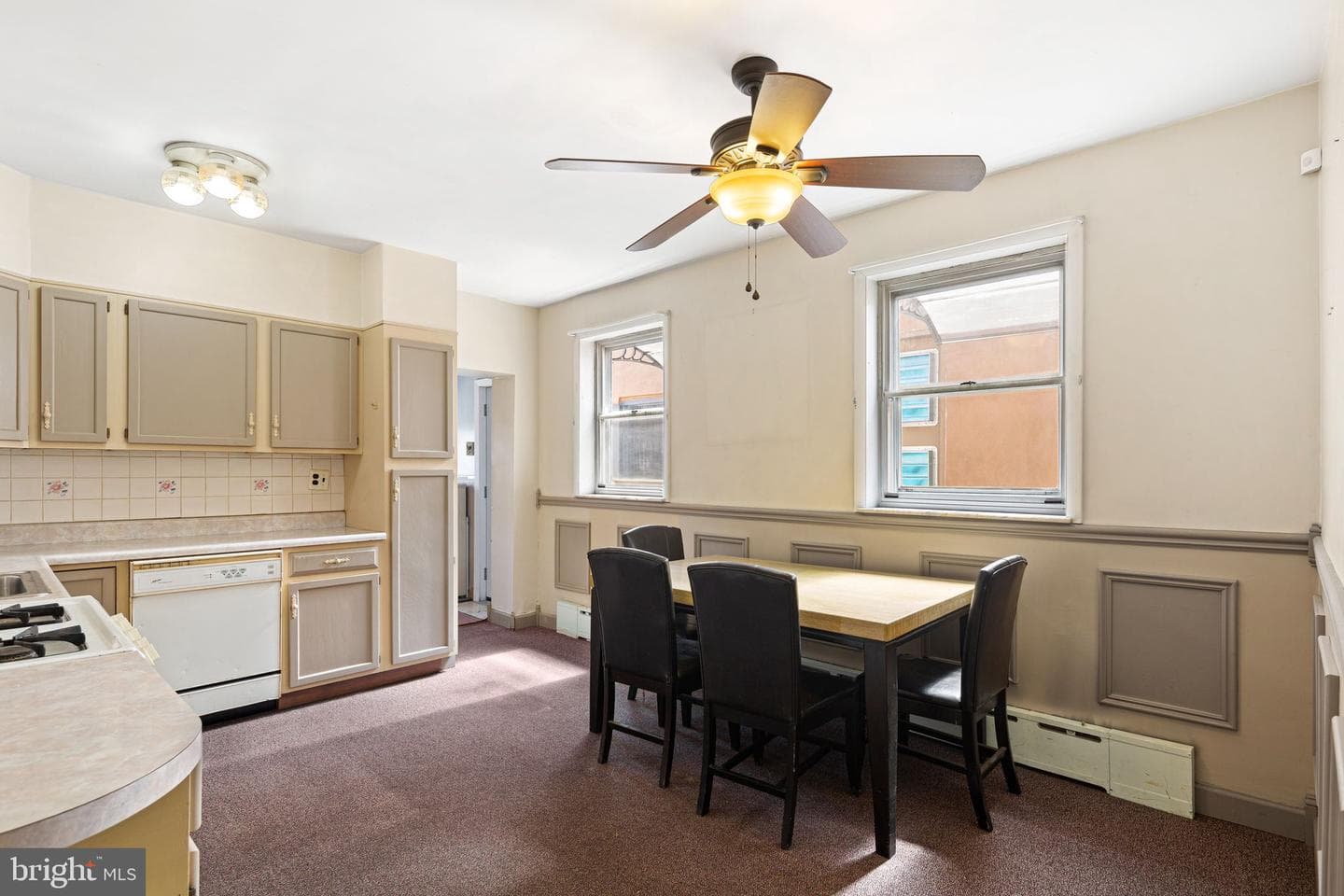 2647-49 E Somerset Street photo 6