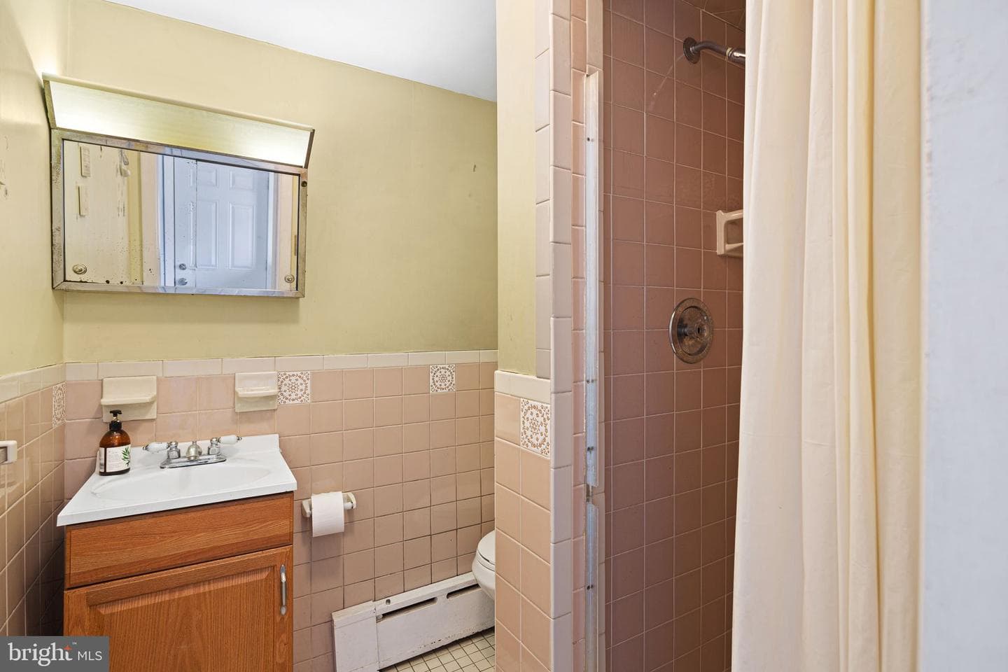 2647-49 E Somerset Street photo 9
