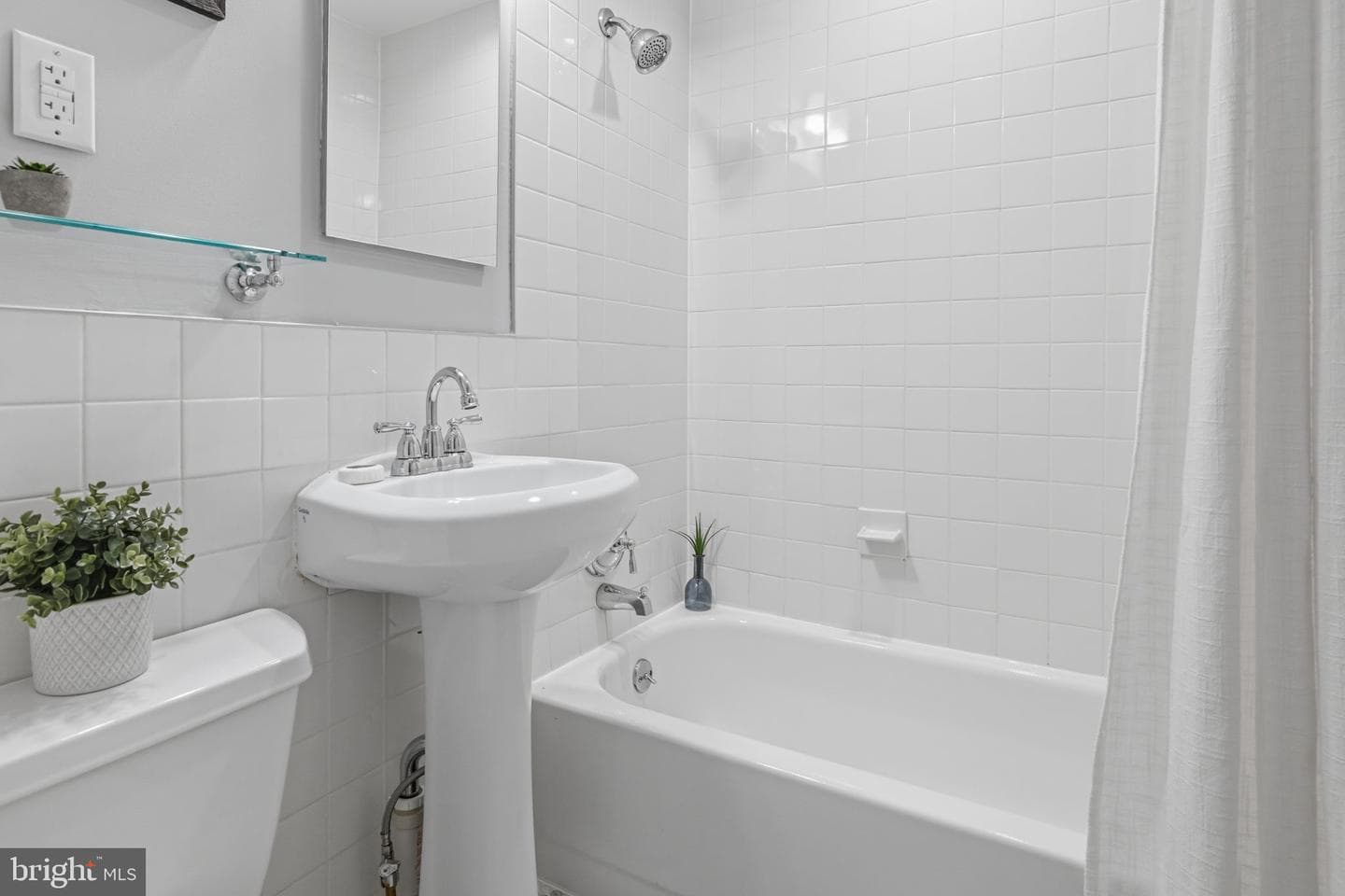 736 S 6th Street photo 17