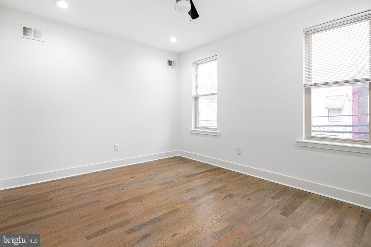 2532 W Montgomery Avenue photo 7