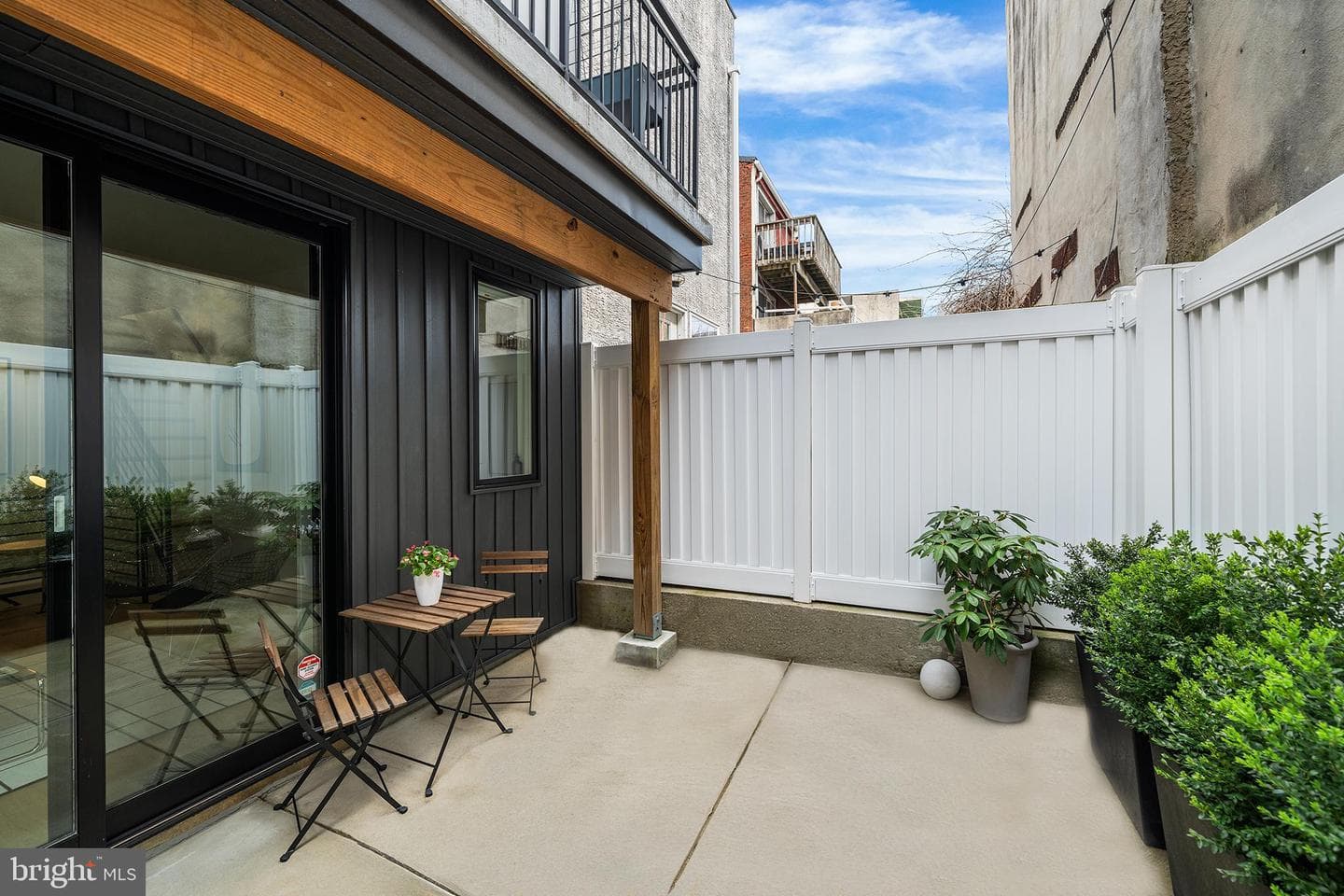 1322 Rodman Street photo 8