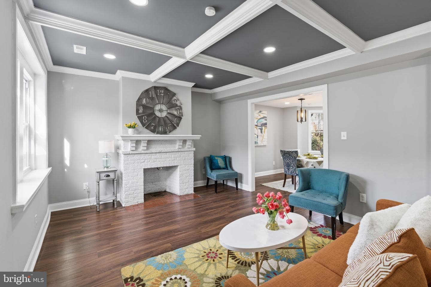 836 E Stafford