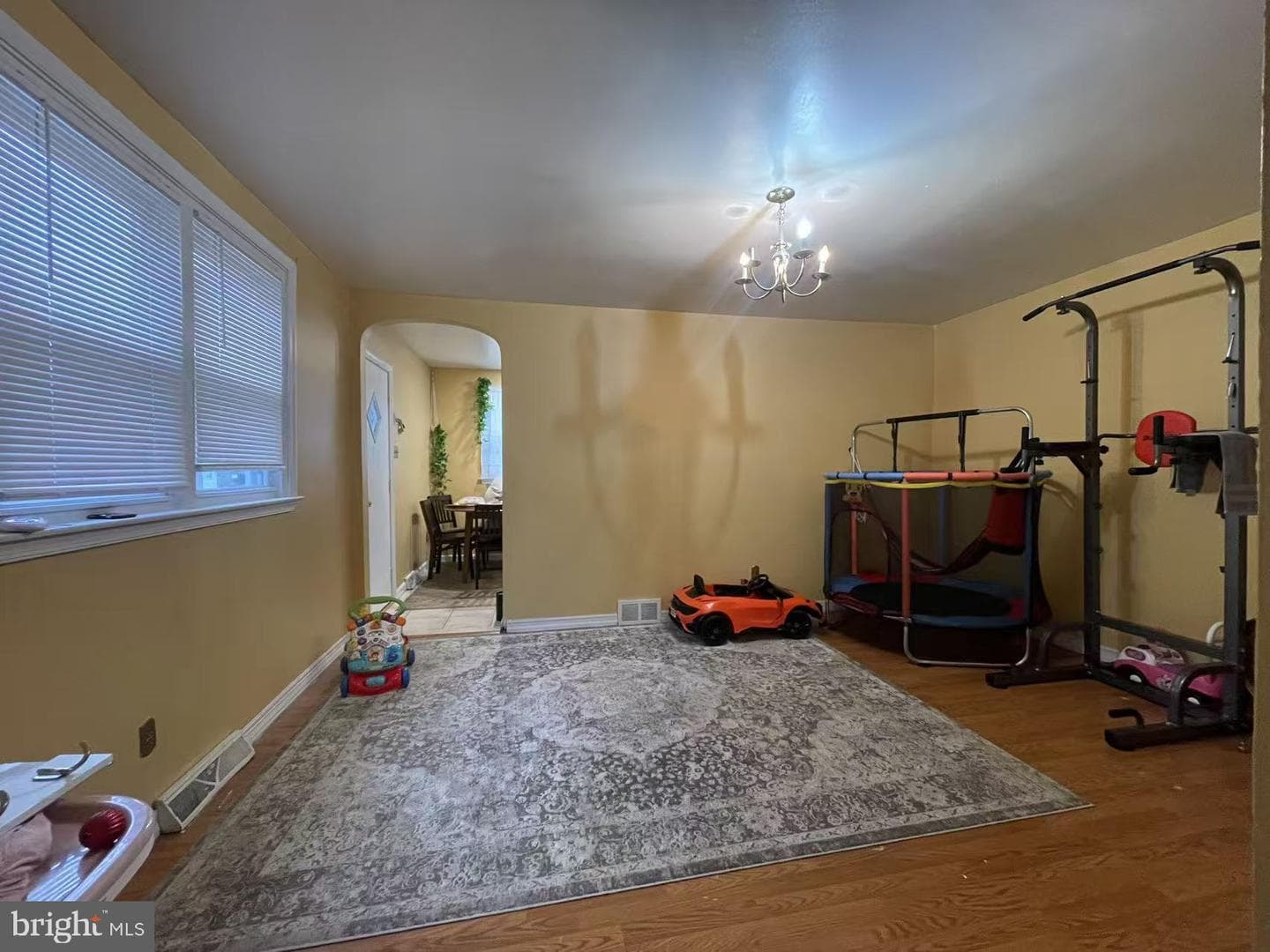 2733 Solly Avenue photo 3
