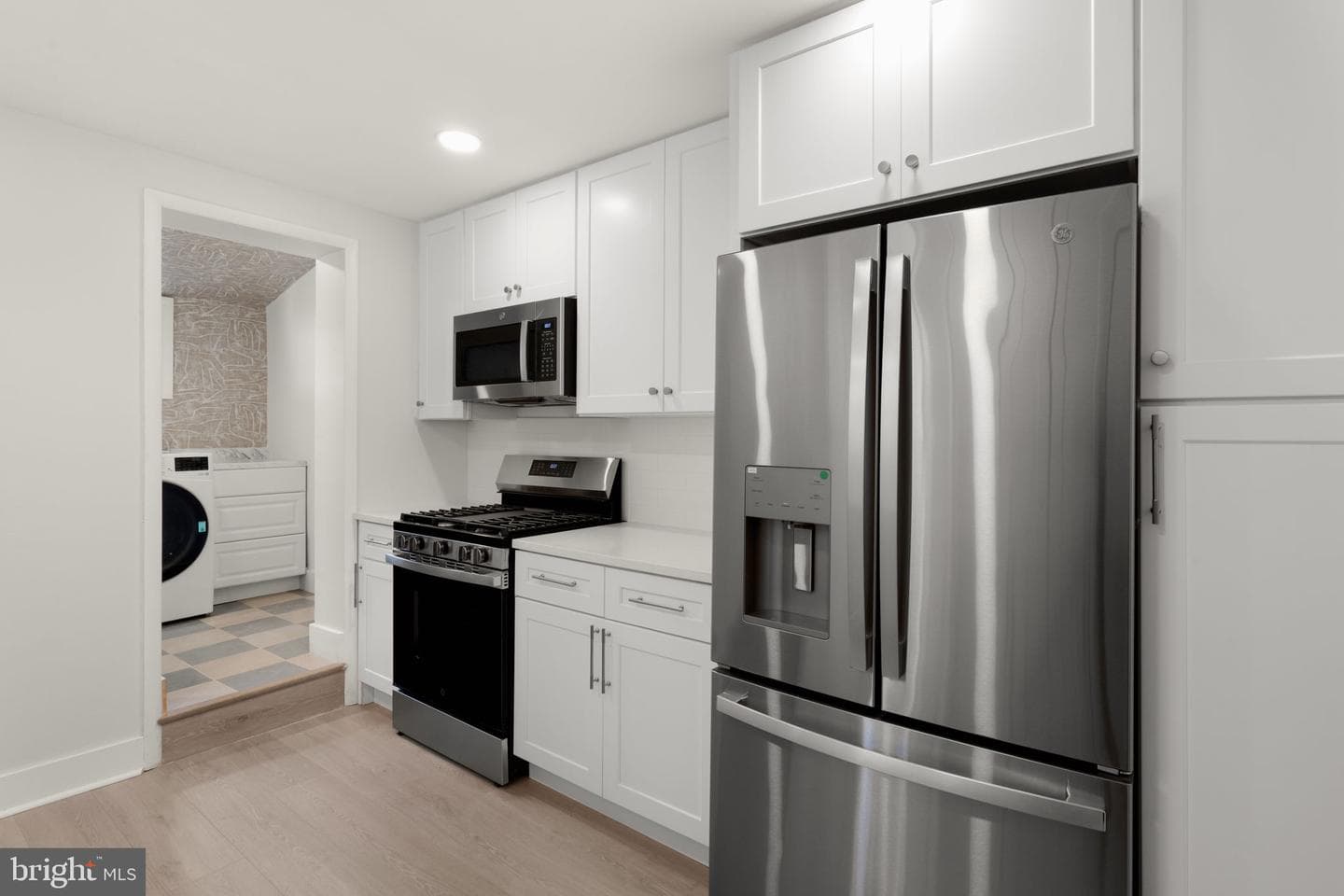 3411 Ainslie Street photo 19