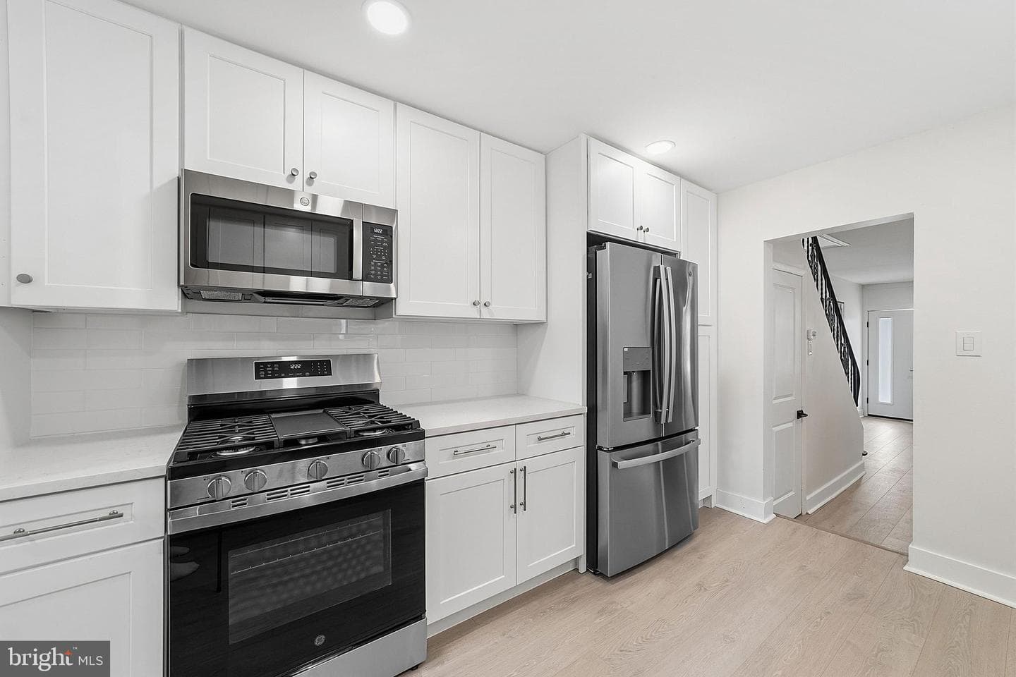 3411 Ainslie Street photo 20