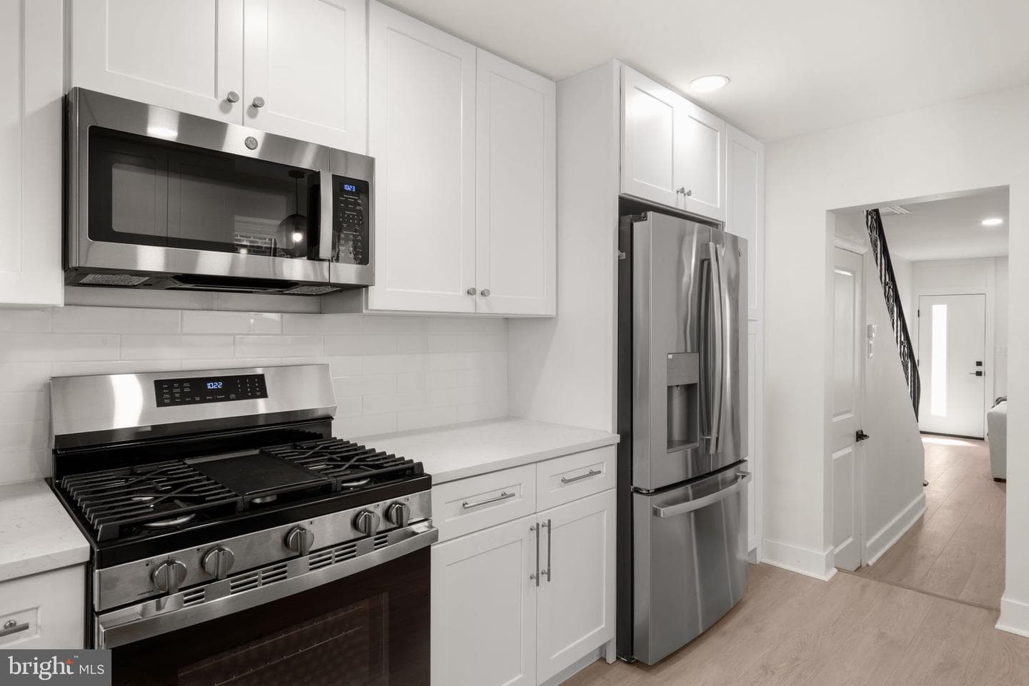 3411 Ainslie Street photo 21