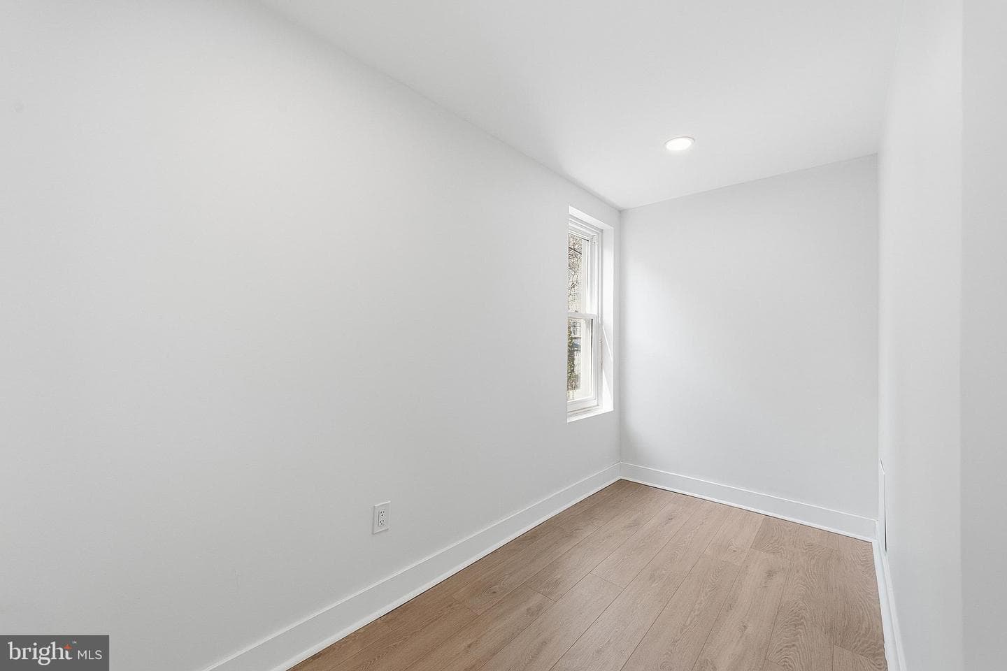 3411 Ainslie Street photo 28