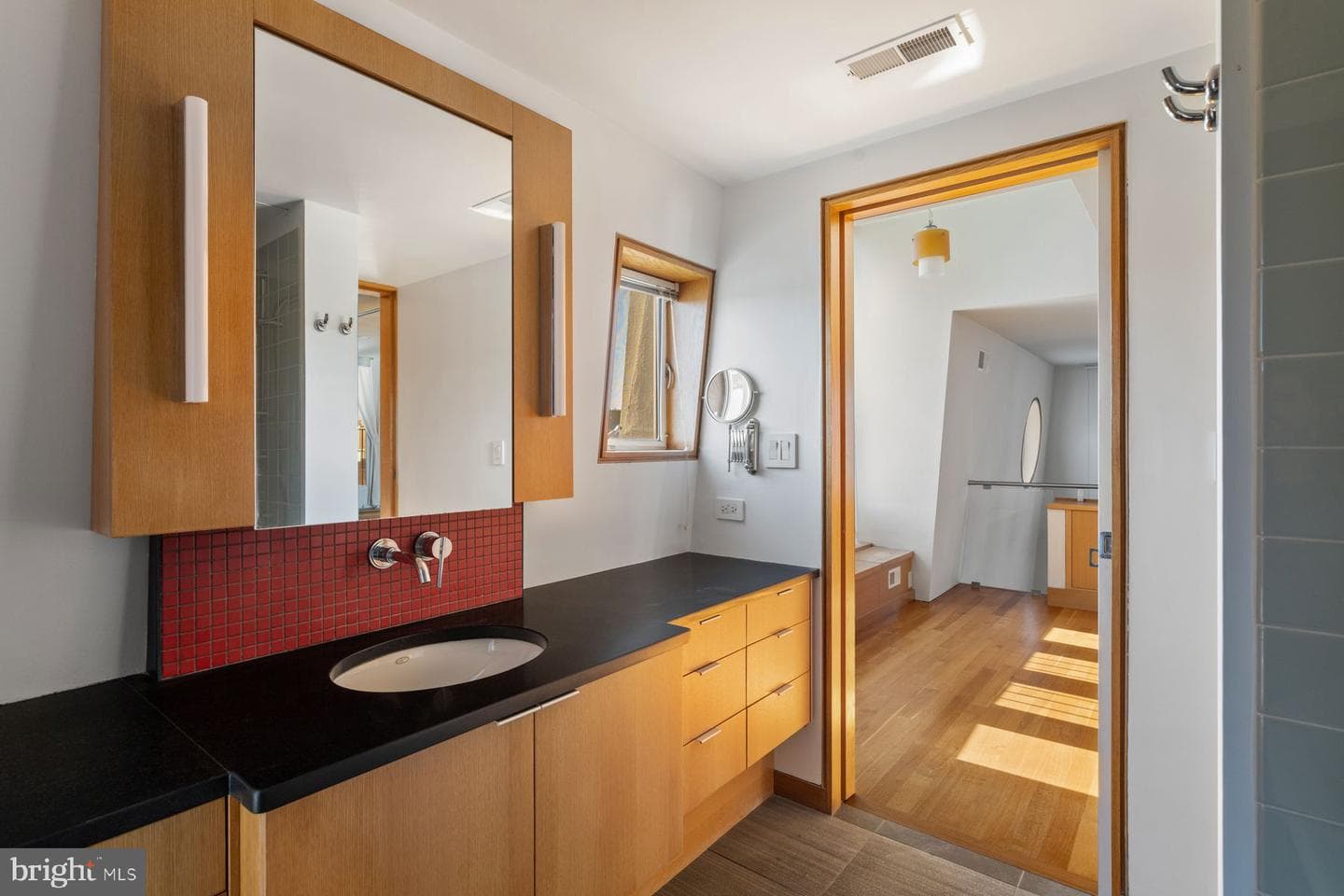 307 S Chadwick Street photo 43