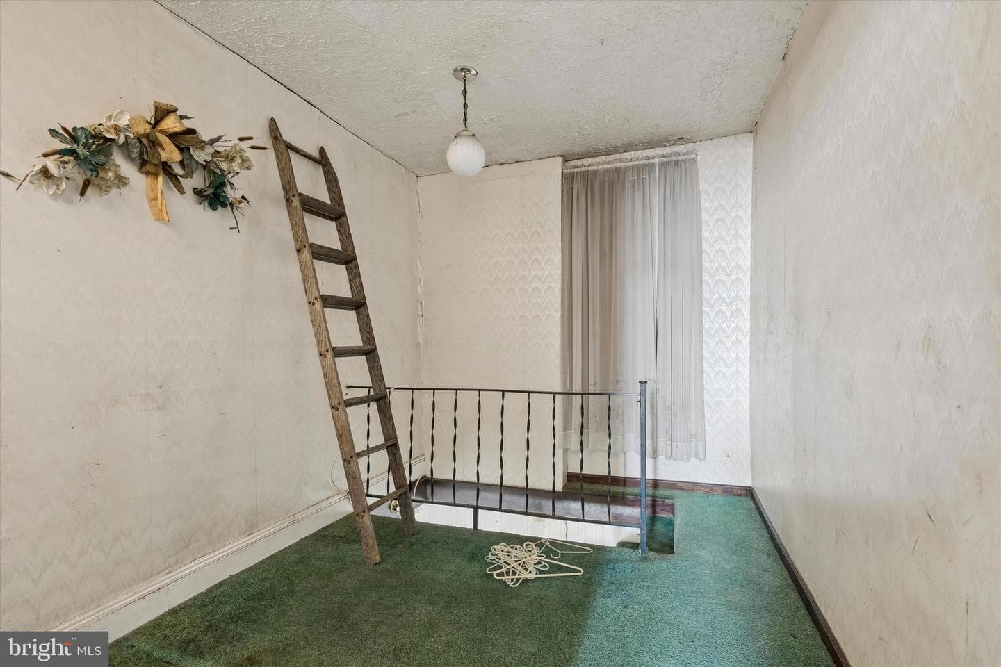 1931 E Albert Street photo 13