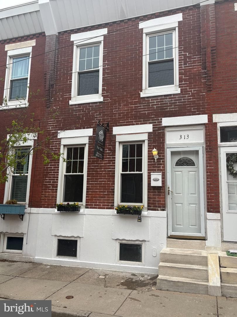 313 Daly Street photo 29
