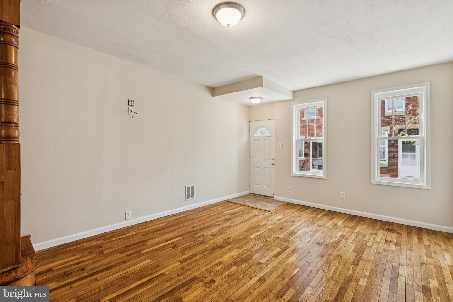 313 Daly Street photo 7