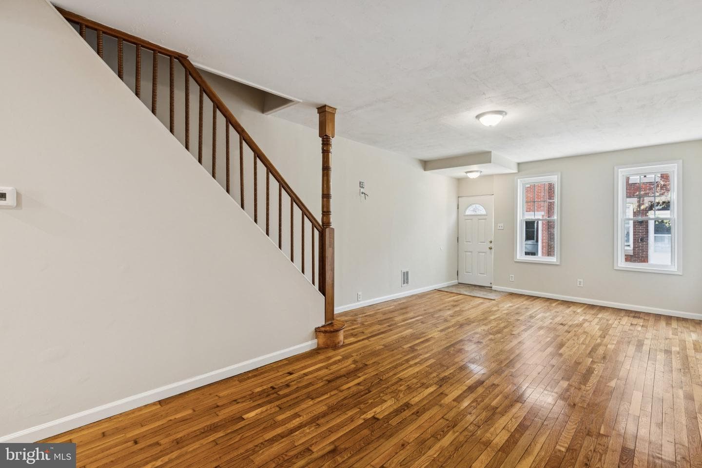 313 Daly Street photo 8