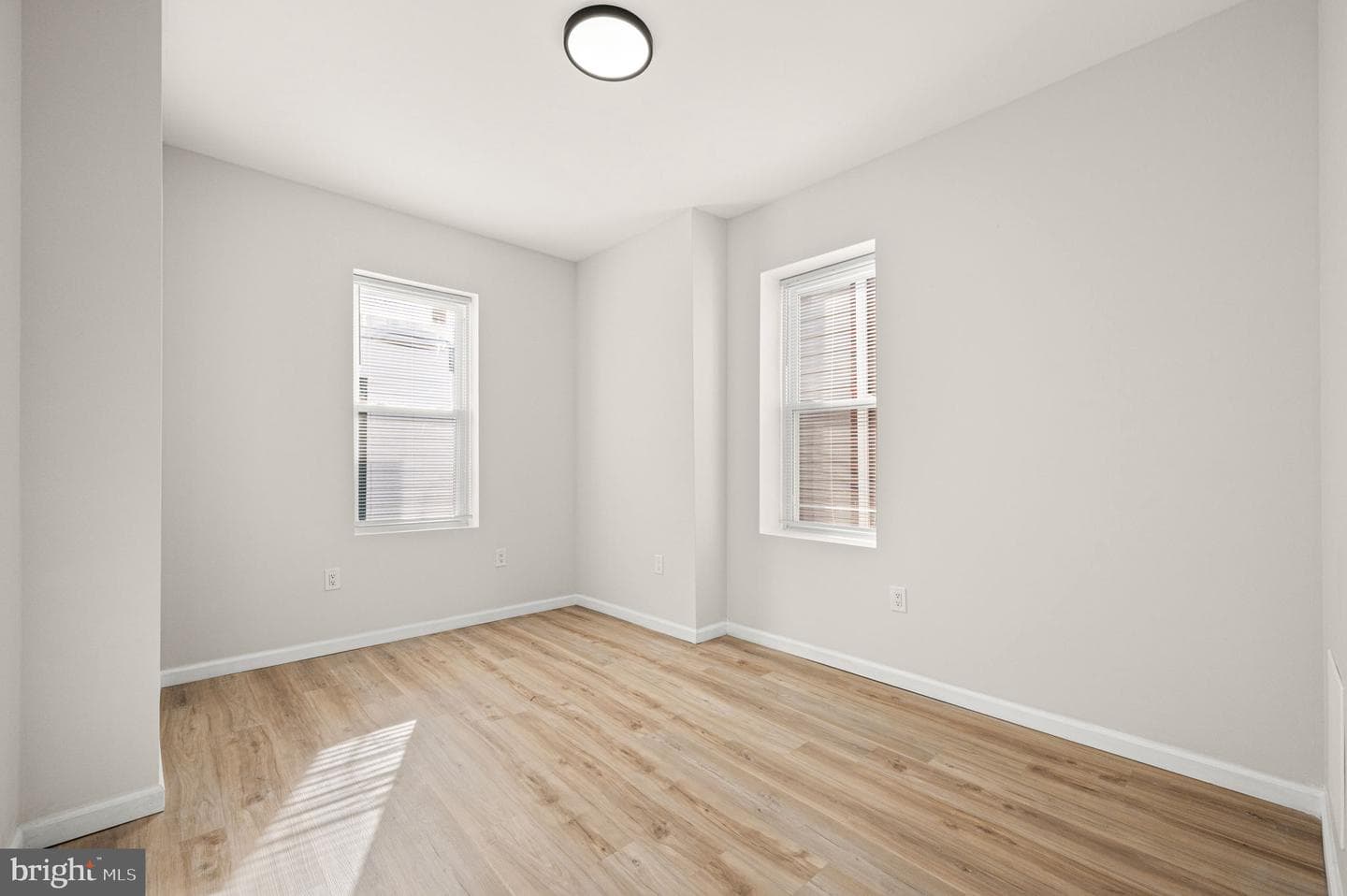 1826 S Alden Street photo 13
