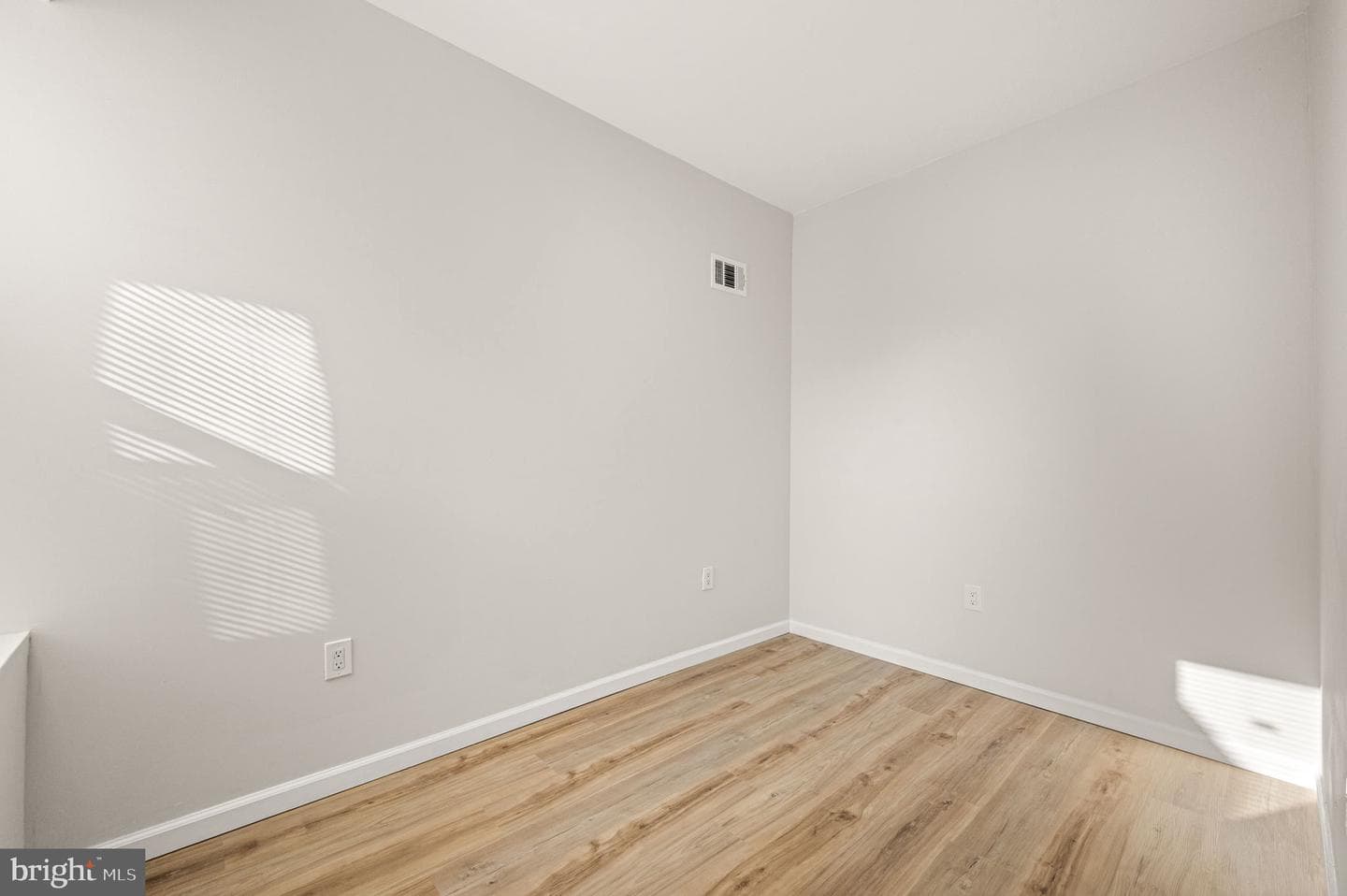 1826 S Alden Street photo 14