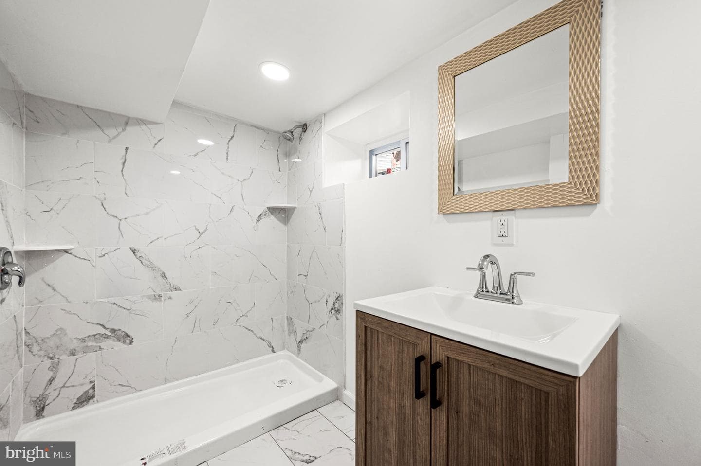 1826 S Alden Street photo 23