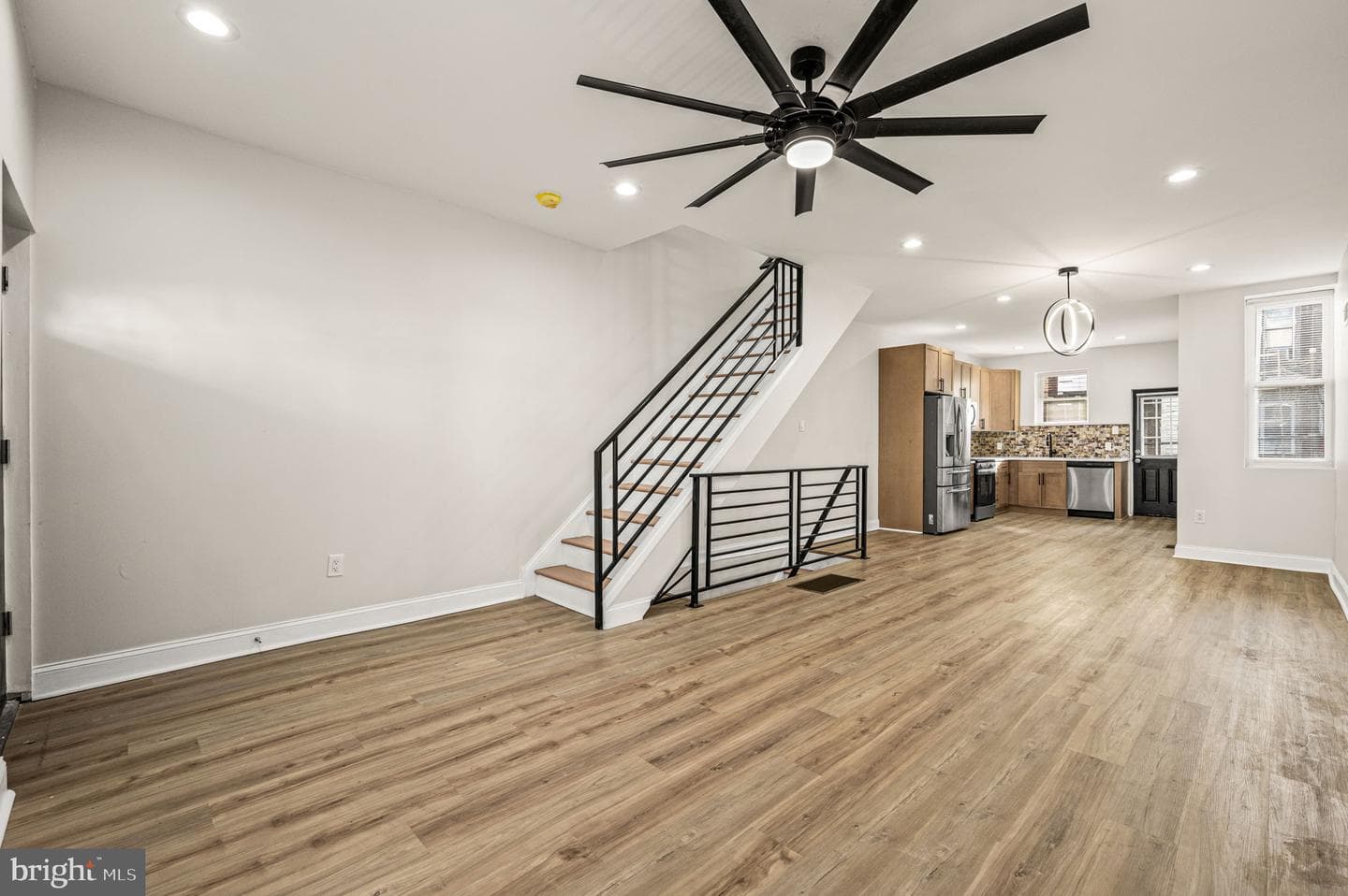 1826 S Alden Street photo 6