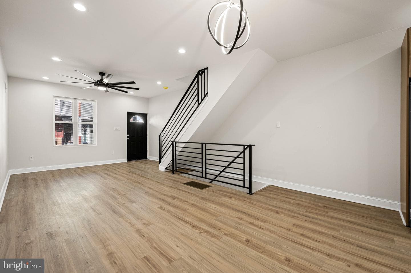 1826 S Alden Street photo 8