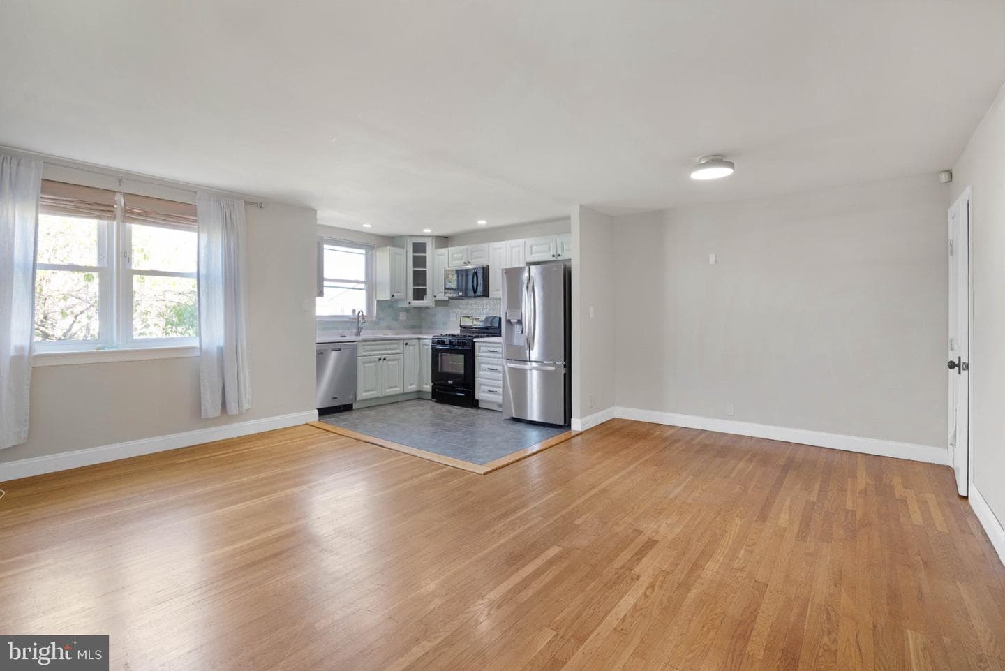 7847 Brous Avenue photo 5