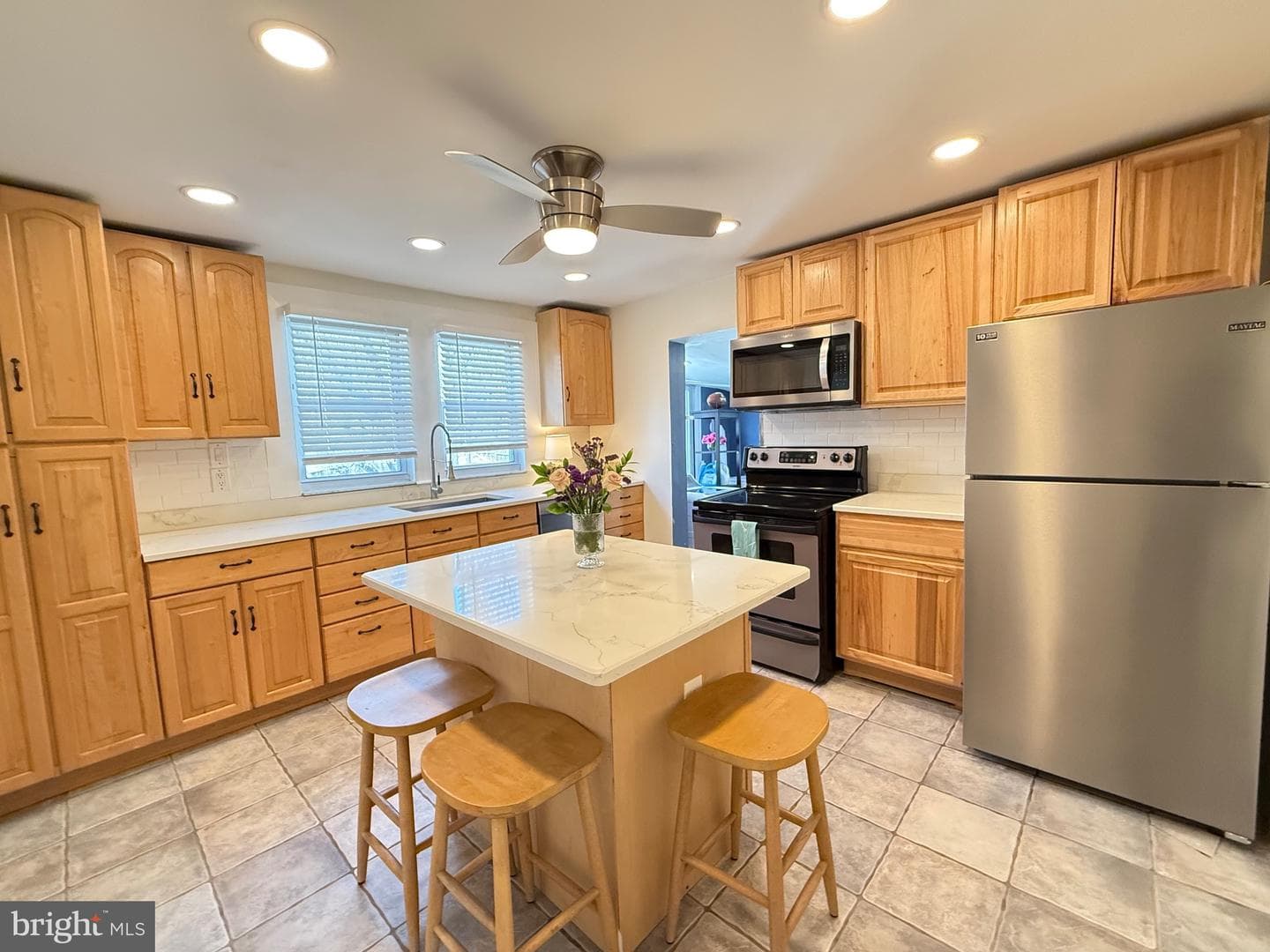 615 Solly Avenue photo 42