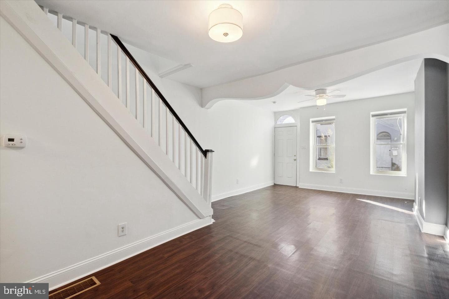 2431 W Seybert Street photo 5