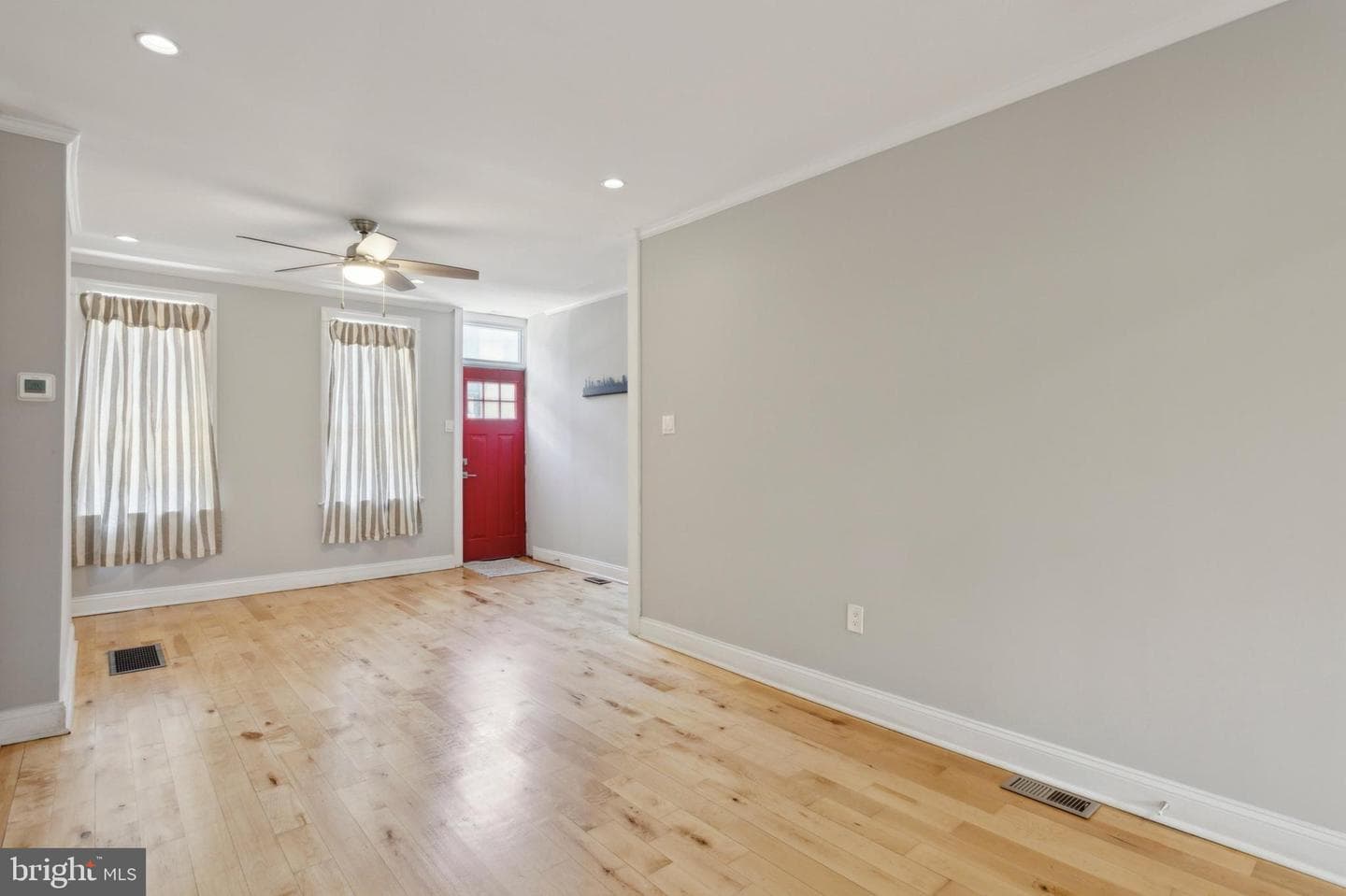1930 Pierce Street photo 2