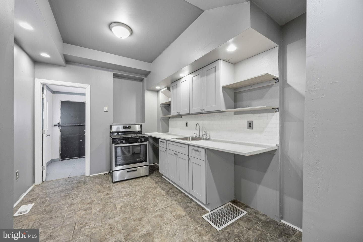 2757 N 25th Street photo 12