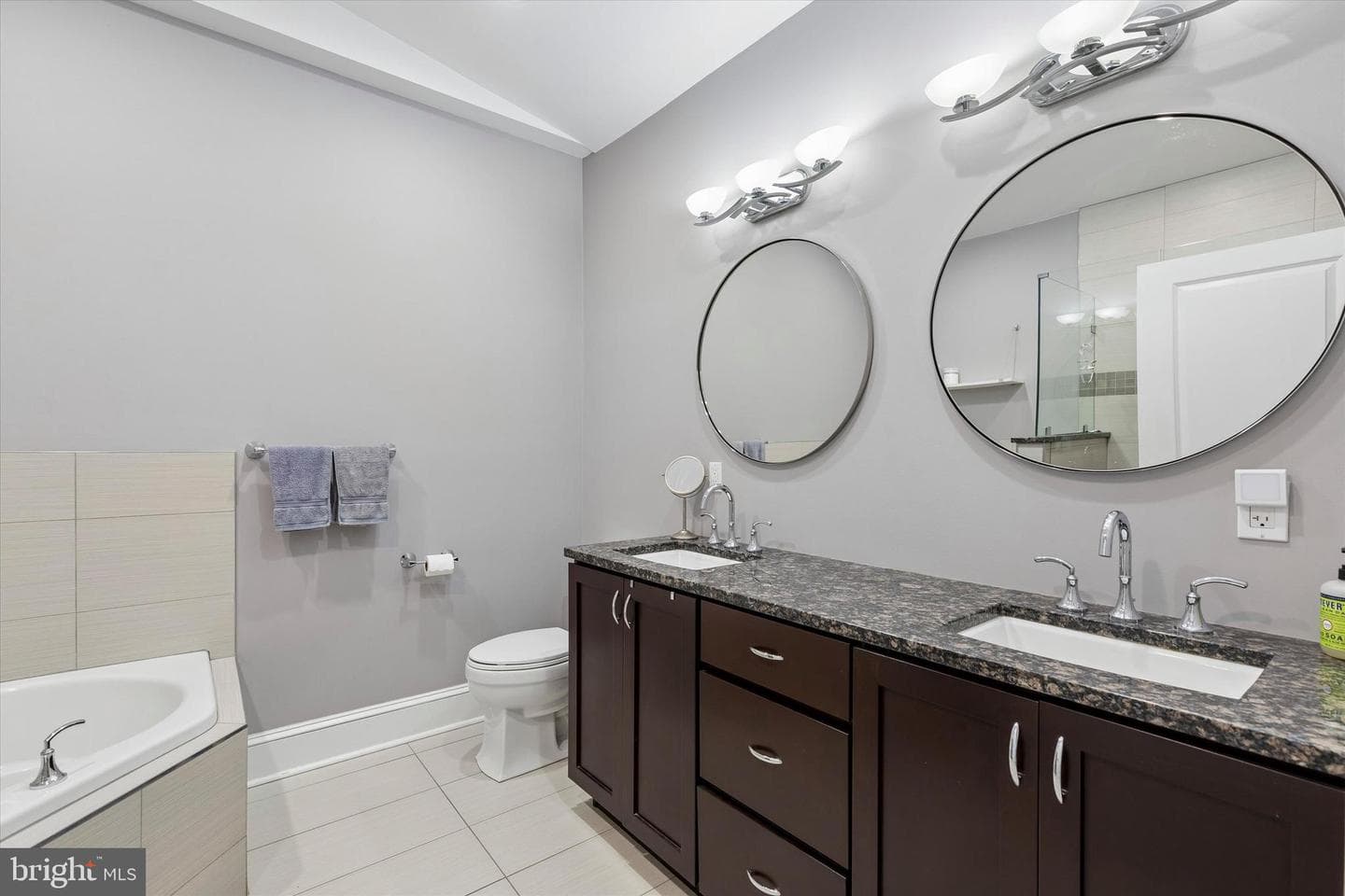 216 Wendover Street photo 31