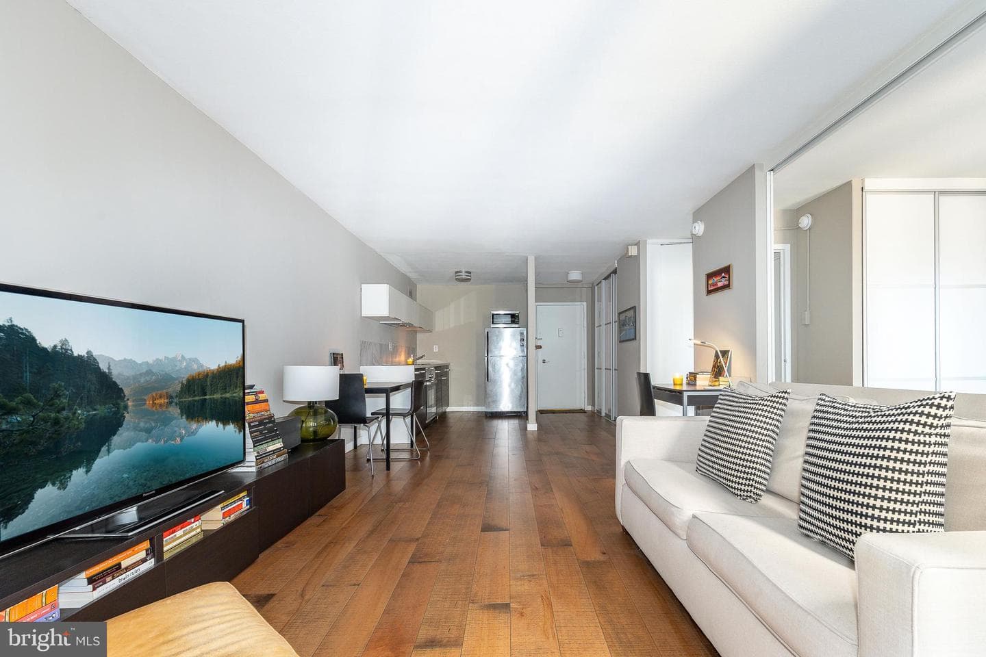 224 W Rittenhouse Square #1618 photo 4