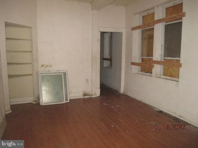 2019 E Orleans St photo 2