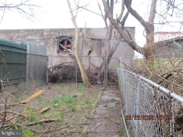 2019 E Orleans St photo 9