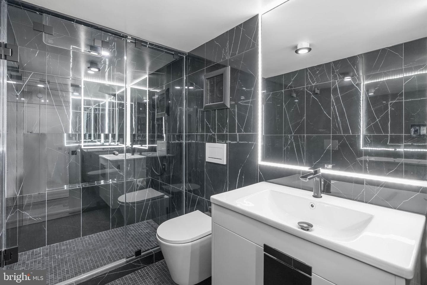 219 S 18th Street #710 photo 32