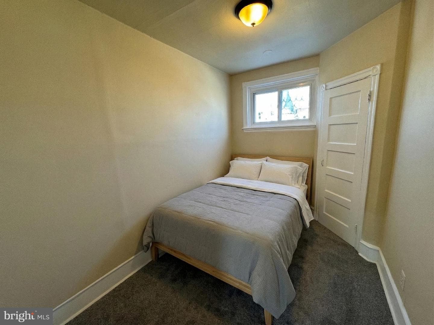 845 S Cecil Street photo 8