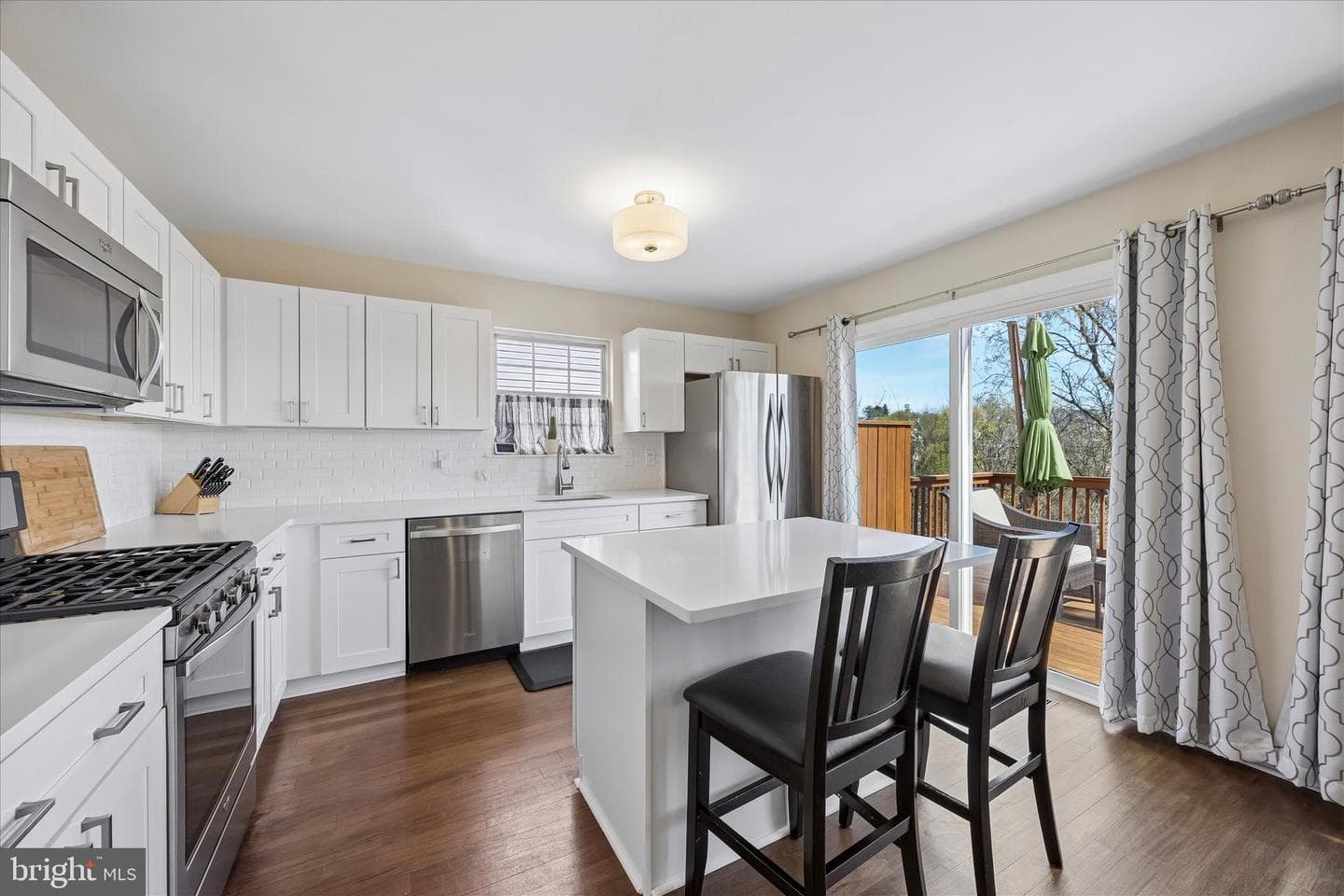 270 Ripka Street photo 10