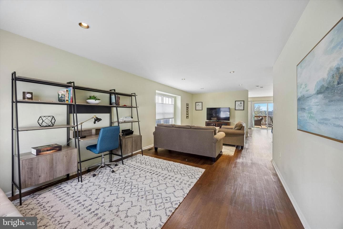 270 Ripka Street photo 3