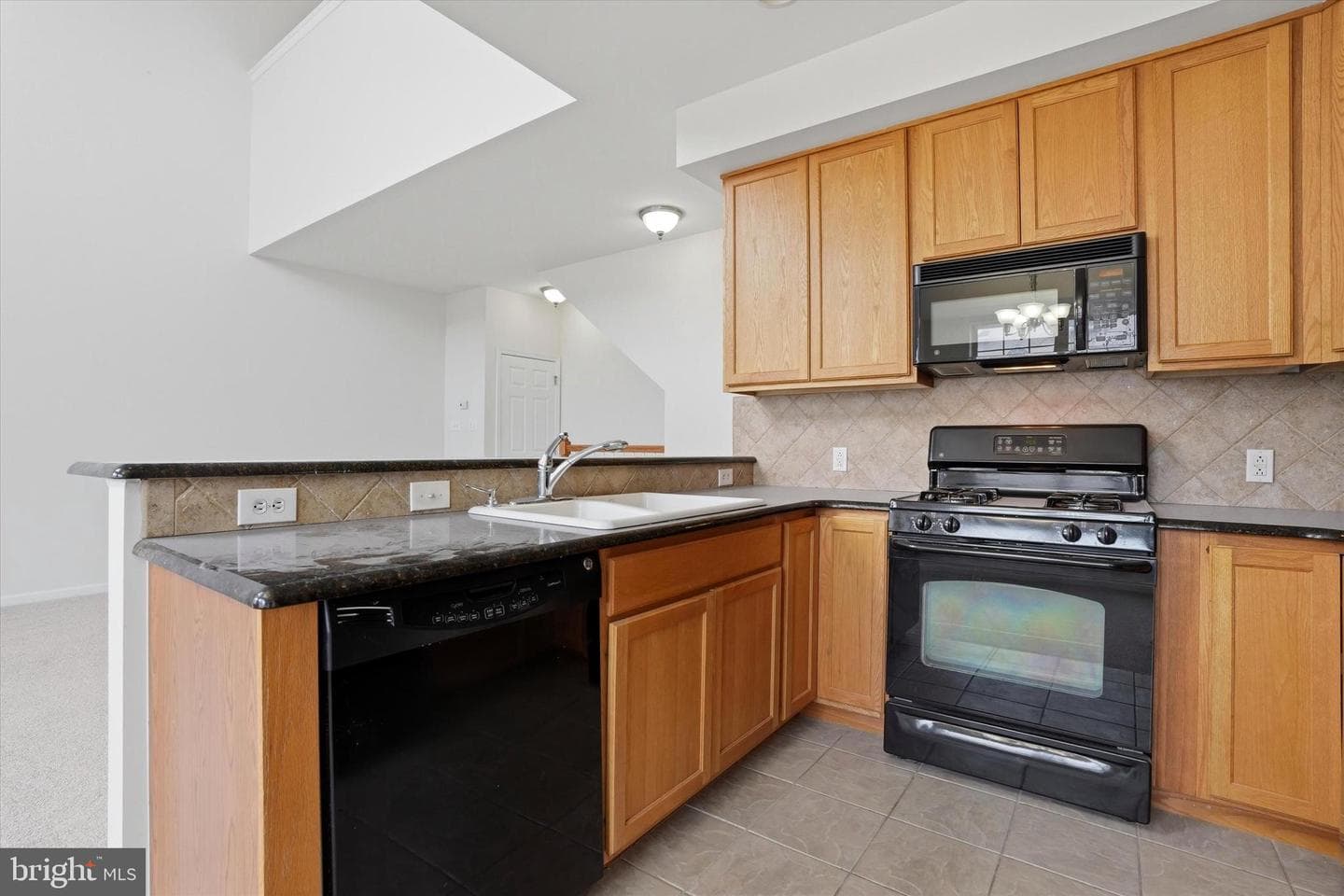 2103 Verona Drive photo 11
