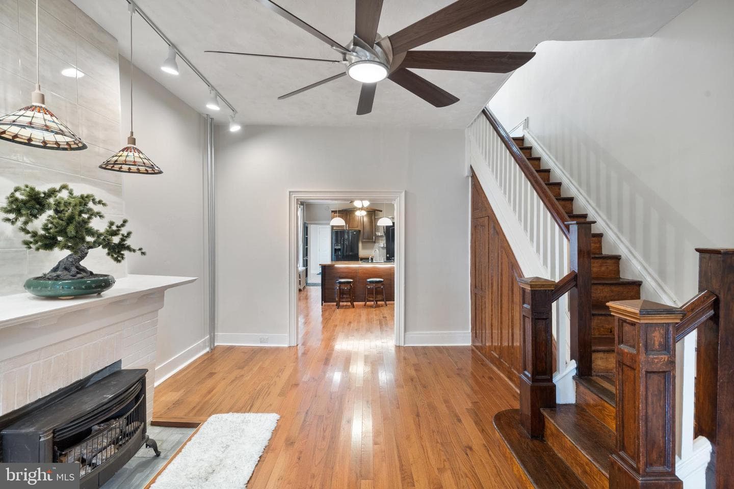 107 W Seymour Street photo 8