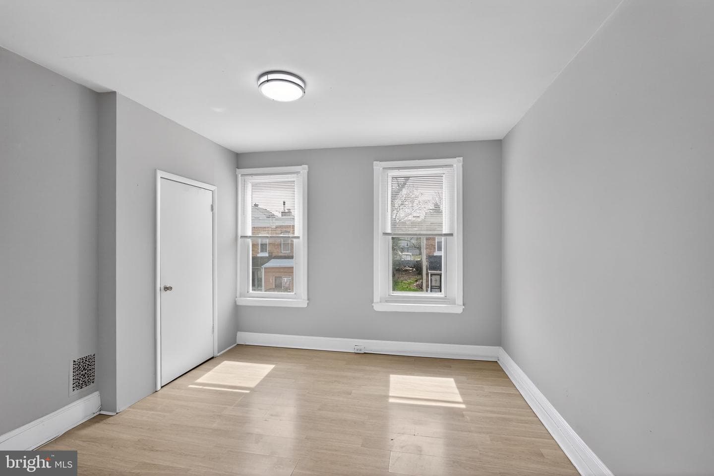 5517 Bloyd Street photo 8