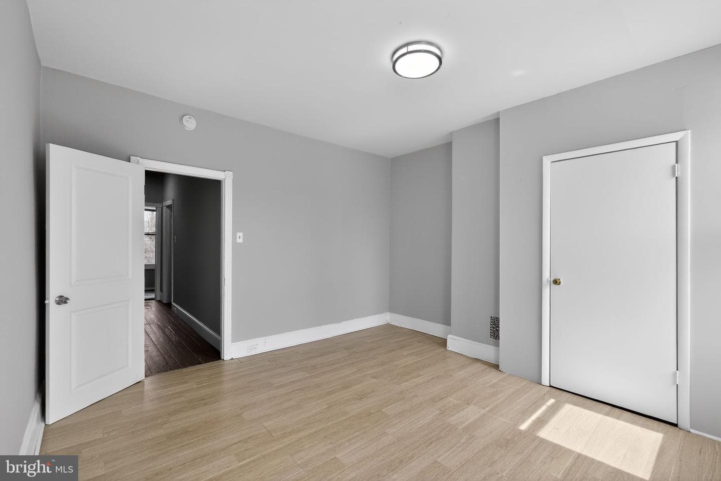 5517 Bloyd Street photo 9