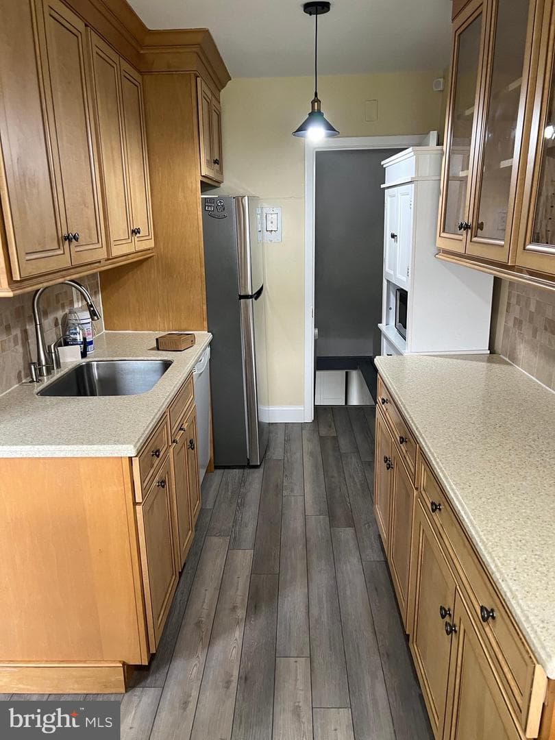472 Kingsley Street photo 4