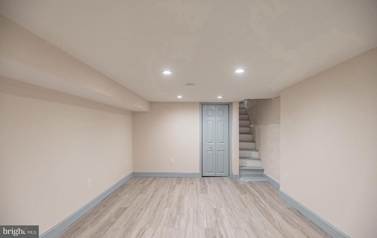 2046 E Stella Street photo 14