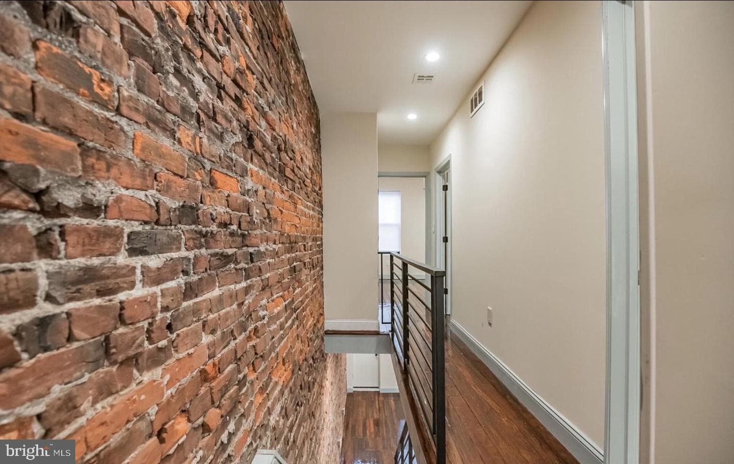 2046 E Stella Street photo 5