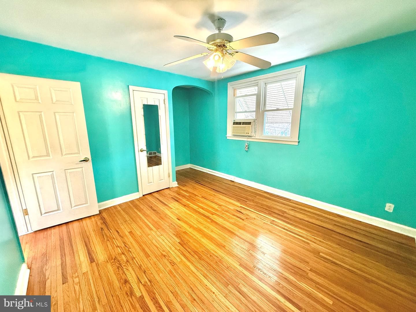 4040 Benner Street photo 15