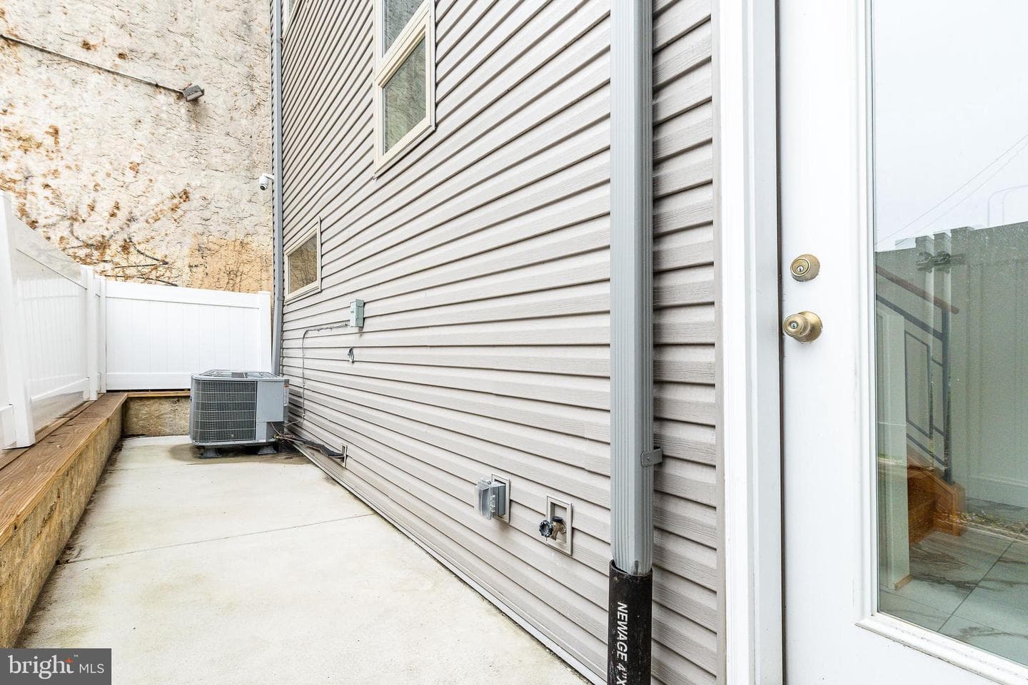 106 Pollard Street photo 36