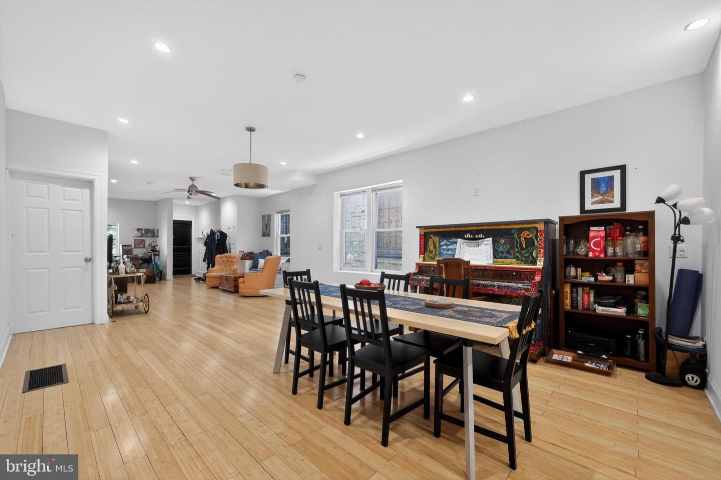 5010 Catharine Street photo 10
