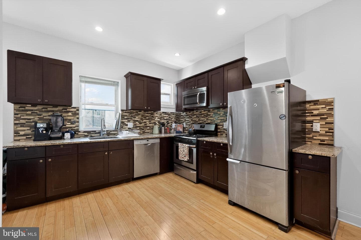 5010 Catharine Street photo 12