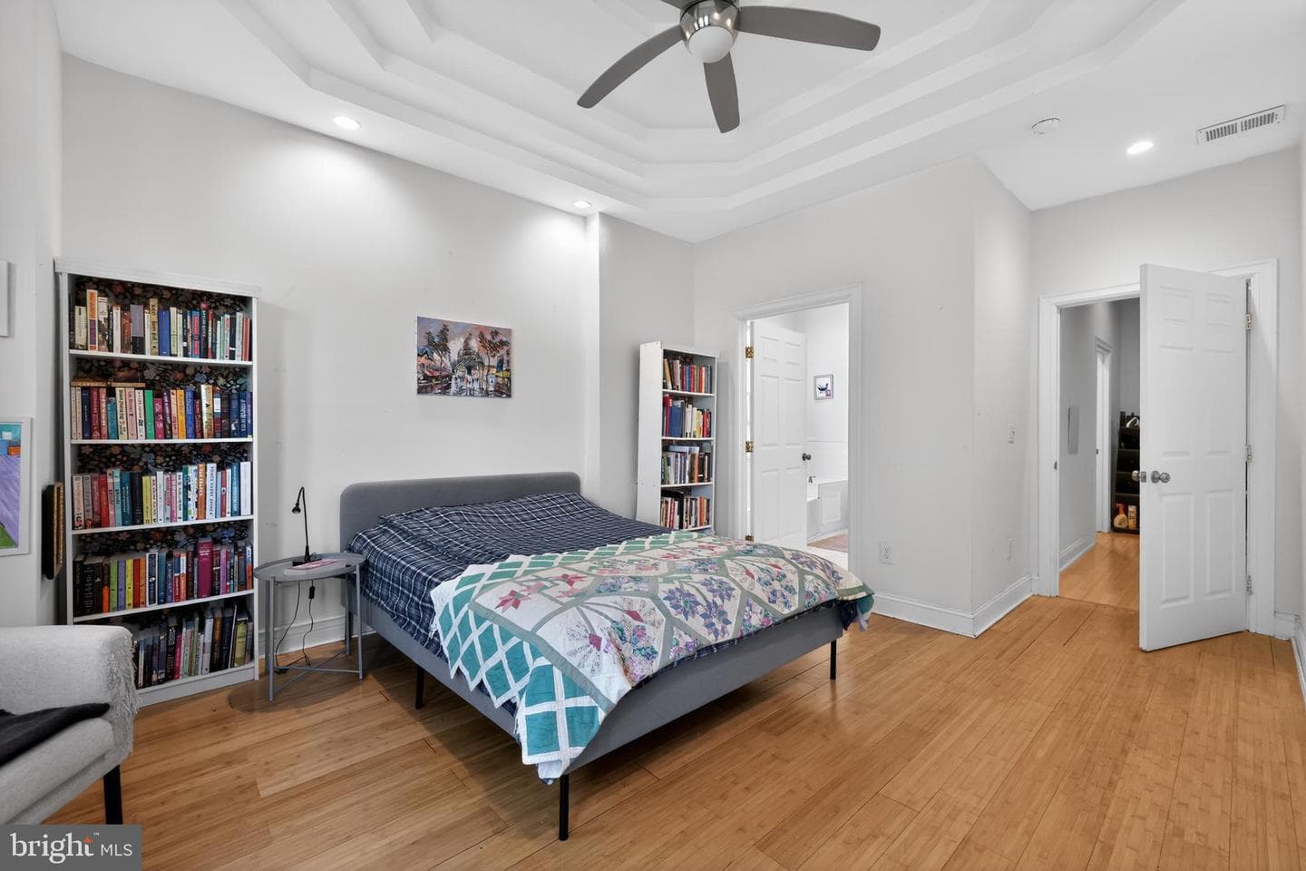 5010 Catharine Street photo 16