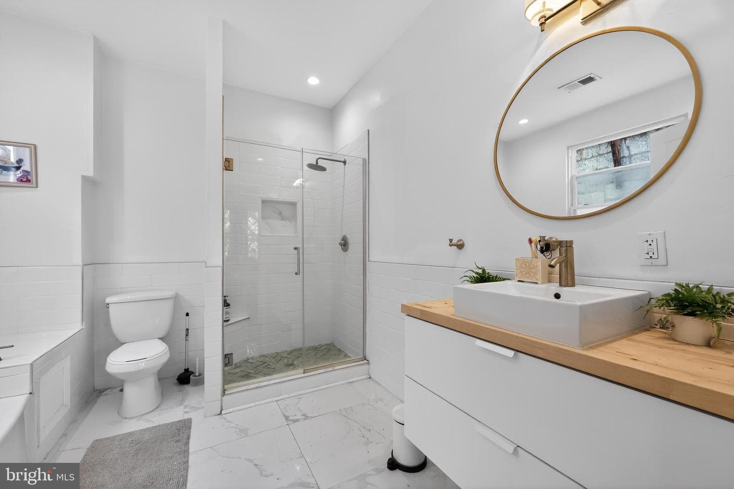 5010 Catharine Street photo 21