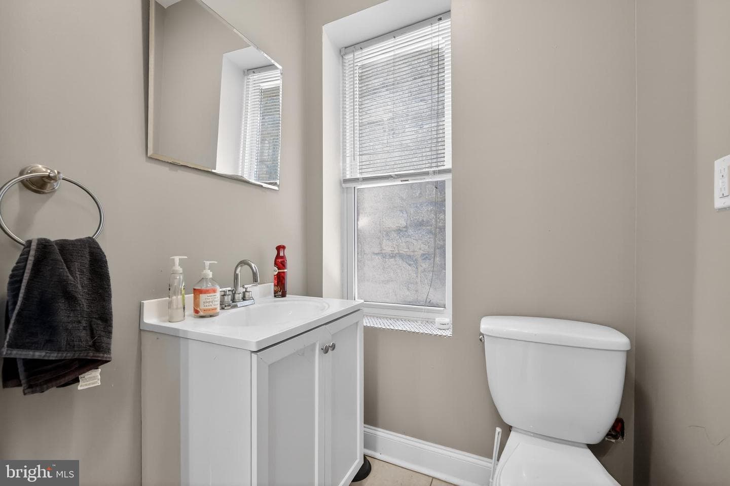 5010 Catharine Street photo 28